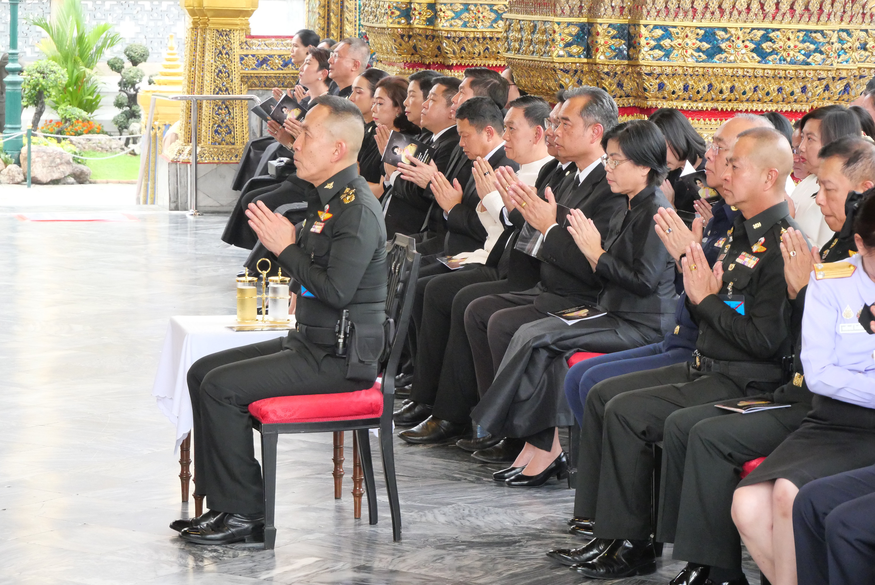 title - ส.ป.ก. ร่วมพิธีสวดพระพุทธมนต์ และเจริญจิตตภาวนาอุทิศถวายพระราชกุศลแด่ สมเด็จพระนางเจ้าสิริกิติ์ พระบรมราชินีนาถ พระบรมราชชนนีพันปีหลวง ณ พระอุโบสถวัดพระศรีรัตนศาสดาราม